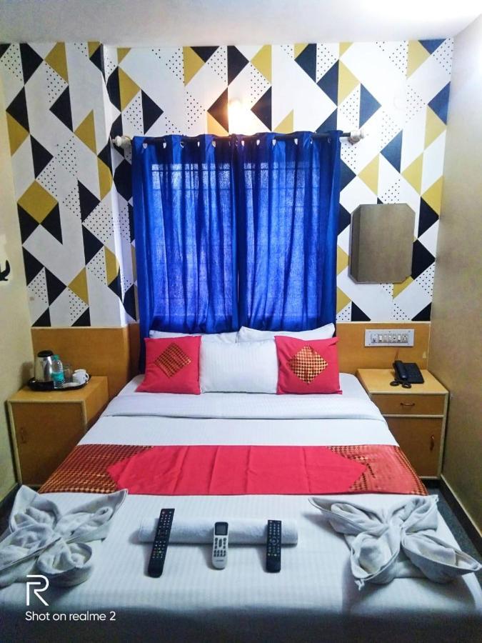 OYO 75854 Hotel Harsha Residency Bangalore Esterno foto
